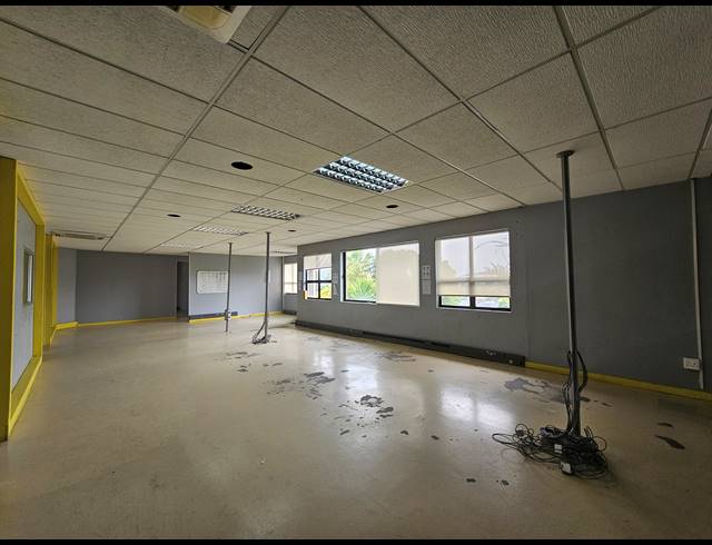 774M² OFFICE TO LET IN BRYANSTON